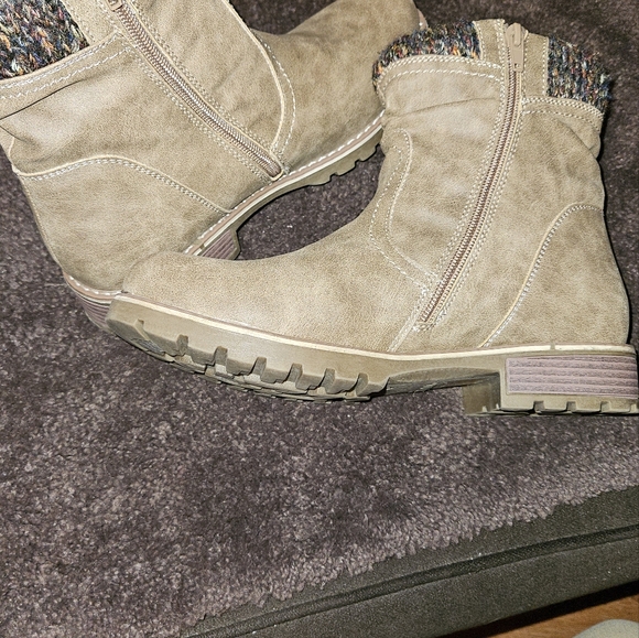 Patrizia Halvor Bootie Women's size 10, worn once, like new, excellent condition - Picture 7 of 9